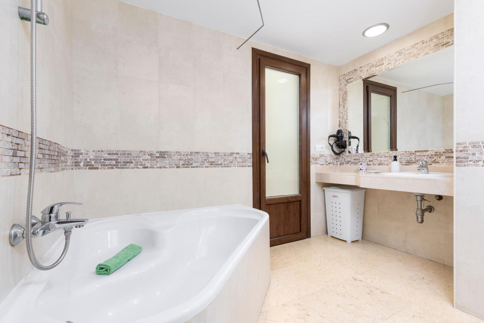 Sunset Beach 4 Bedroom Villa 200M To Beach+Fast Wifi Коральео Экстерьер фото